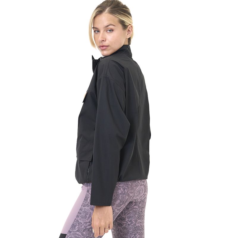 CAMPERA-ROMPEVIENTO-FEMME-GRANADA