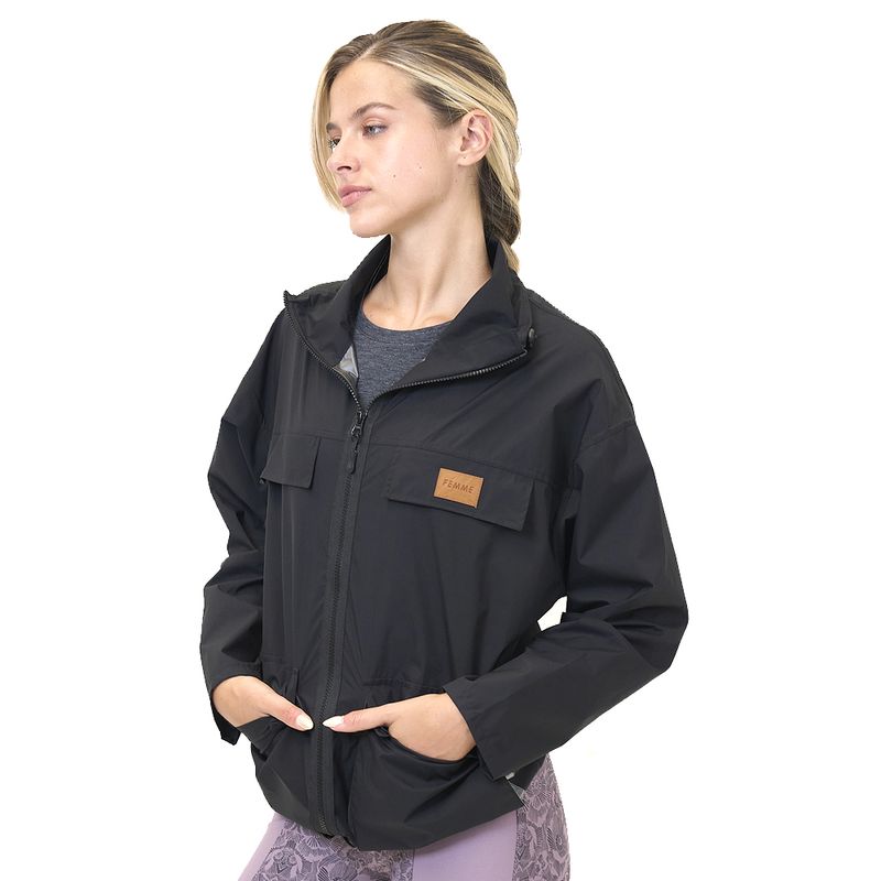 CAMPERA-ROMPEVIENTO-FEMME-GRANADA