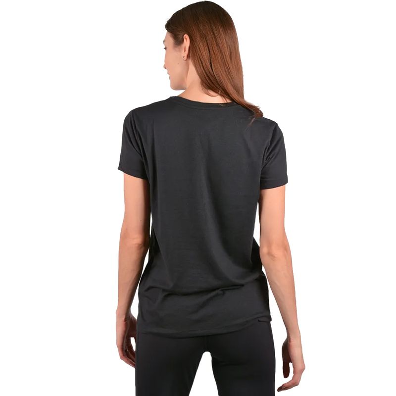 REMERA-URBANA-MUJER-UNDER-ARMOUR-LIVE
