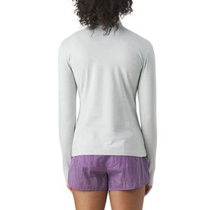 BUZO RUNNING MUJER NEW BALANCE ESSENTIALS SPACE
