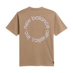 REMERA-URBANA-HOMBRE-NEW-BALANCE-QT-CIRCULAR-LOGO