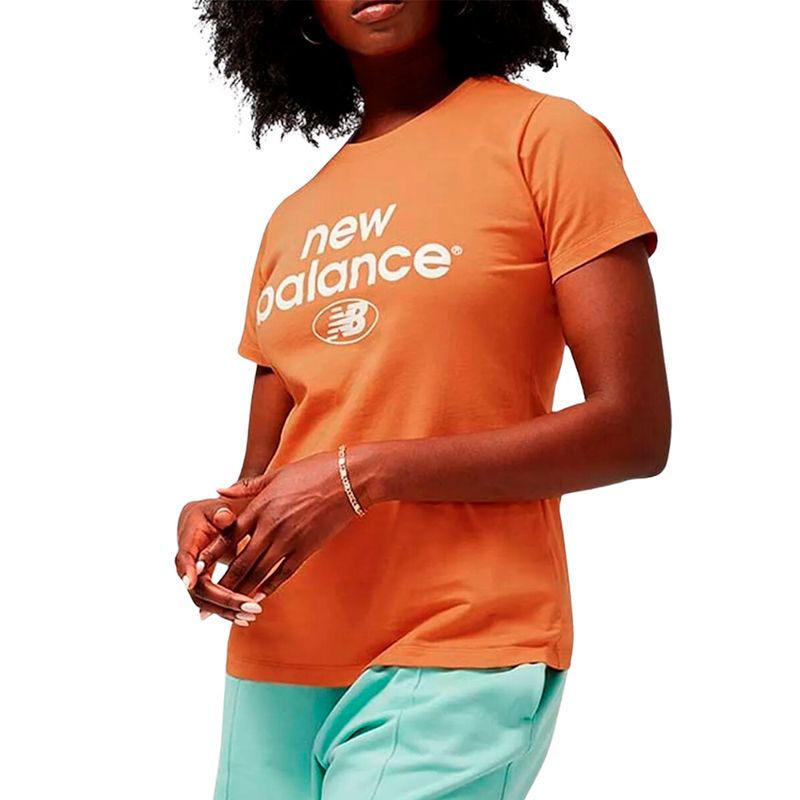REMERA-URBANA-MUJER-NEW-BALANCE-ESSENT
