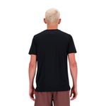 REMERA-TRAINING-HOMBRE-NEW-BALANCE--SPORT-ESSENTIALS-BK