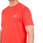 REMERA-TRAINING-HOMBRE-NEW-BALANCE-SPORT-ESSENTIALS-T−SHIRT