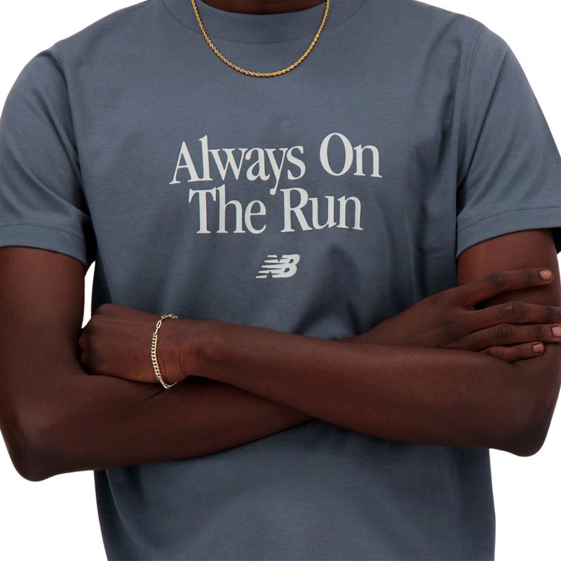 REMERA-URBANA-HOMBRE-NEW-BALANCE-RELAXED