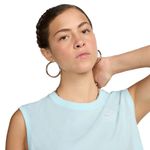 REMERA-URBANA-MUJER-NIKE-NSW-CLUB-CRP-SL-TEE