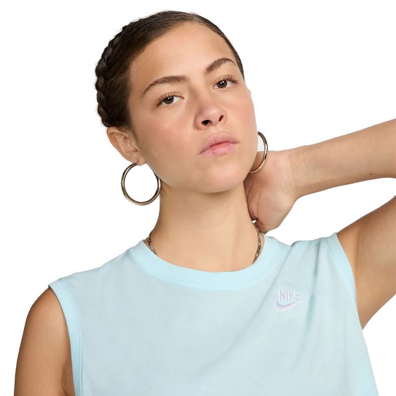 REMERA-URBANA-MUJER-NIKE-NSW-CLUB-CRP-SL-TEE