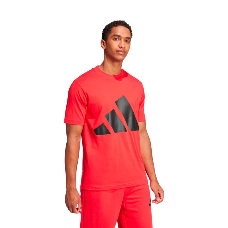 REMERA-URBANA-HOMBRE-ADIDAS-ESSENTIALS-LOGO-GRANDE