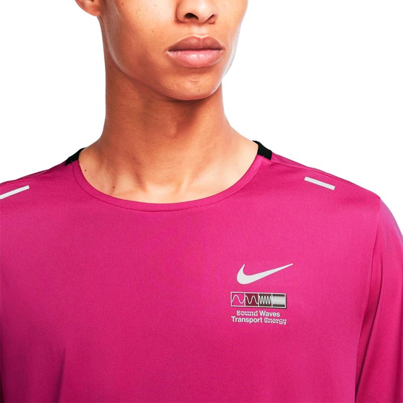 REMERA-RUNNING-HOMBRE-NIKE-WILD-RUN-RISE-365