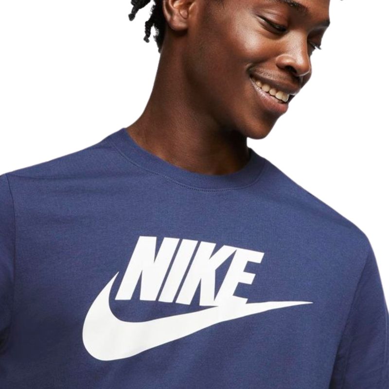 REMERA-URBANA-HOMBRE-NIKE-ICON-FUTURA