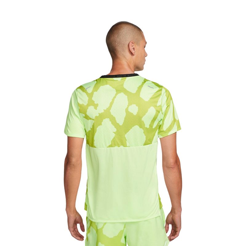 REMERA-RUNNING-HOMBRE-NIKE-RISE-365