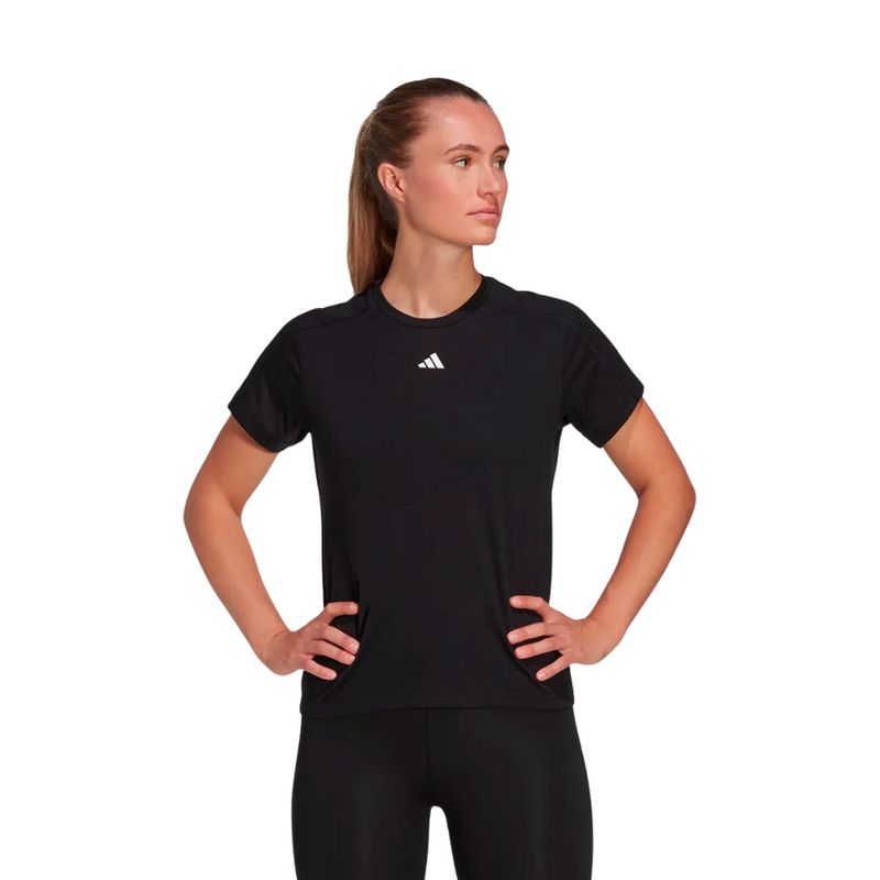 REMERA-TRAINING-MUJER-ADIDAS-MINIMAL-BRANDING