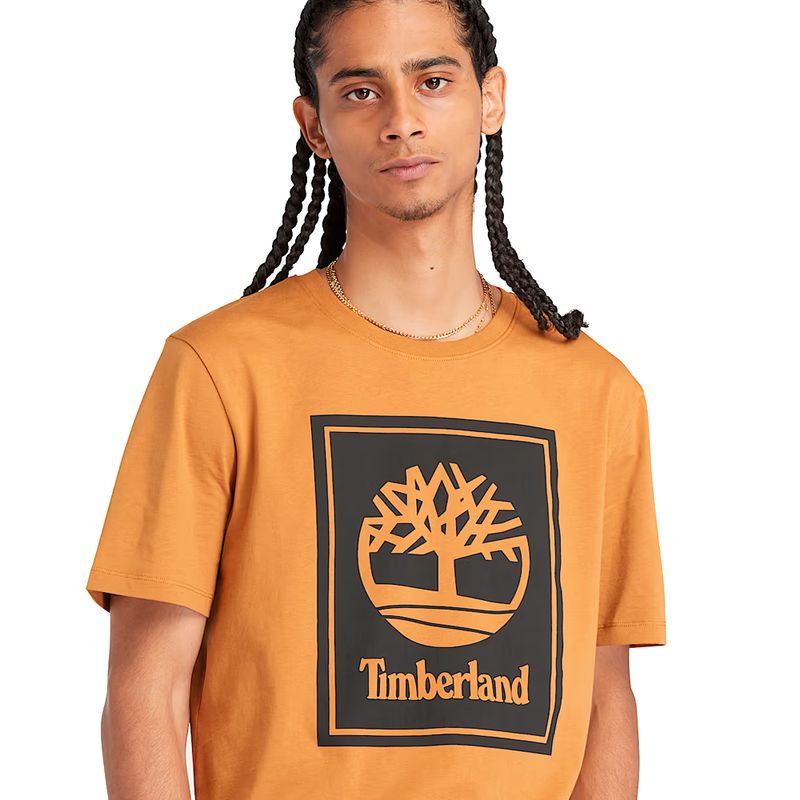 REMERA-OUTDOOR-HOMBRE-TIMBERLAND-LOGO-BLOQUE