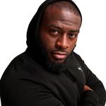 BUZO-URBANO-HOMBRE-PUMA-ESS-HOODIE-TR