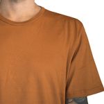 REMERA-URBANA-HOMBRE-QALZO-BASICA