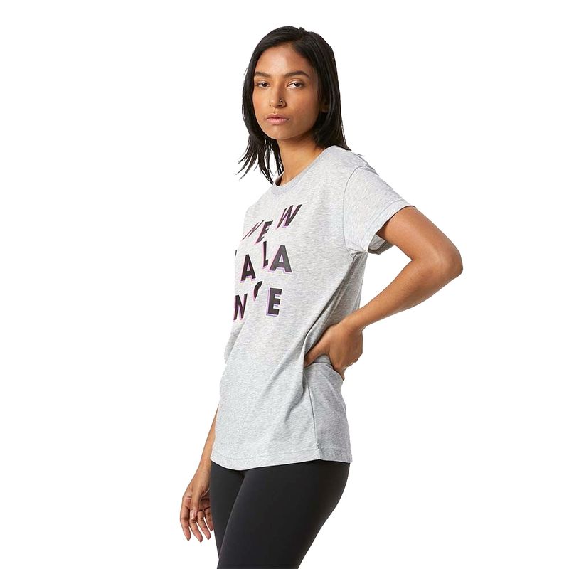 REMERA-TRAINING-MUJER-NEW-BALANCE-RELENTLESS-NOVELTY