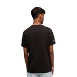 REMERA-URBANA-HOMBRE-PUMA-F1-ESSENTIALS-GRAPHIC