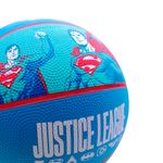 PELOTA-BASQUET-NIÑO-DRIBBLING-SUPERMAN-7